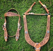 Load image into Gallery viewer, Western floral Bridle and Breast collar set