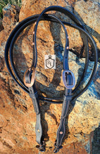 Load image into Gallery viewer, Skulls & Roses bit bridle set