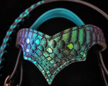 Load image into Gallery viewer, Jewel Dragonscale bit bridle
