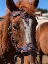 Load image into Gallery viewer, Ravens Treasure Bridle
