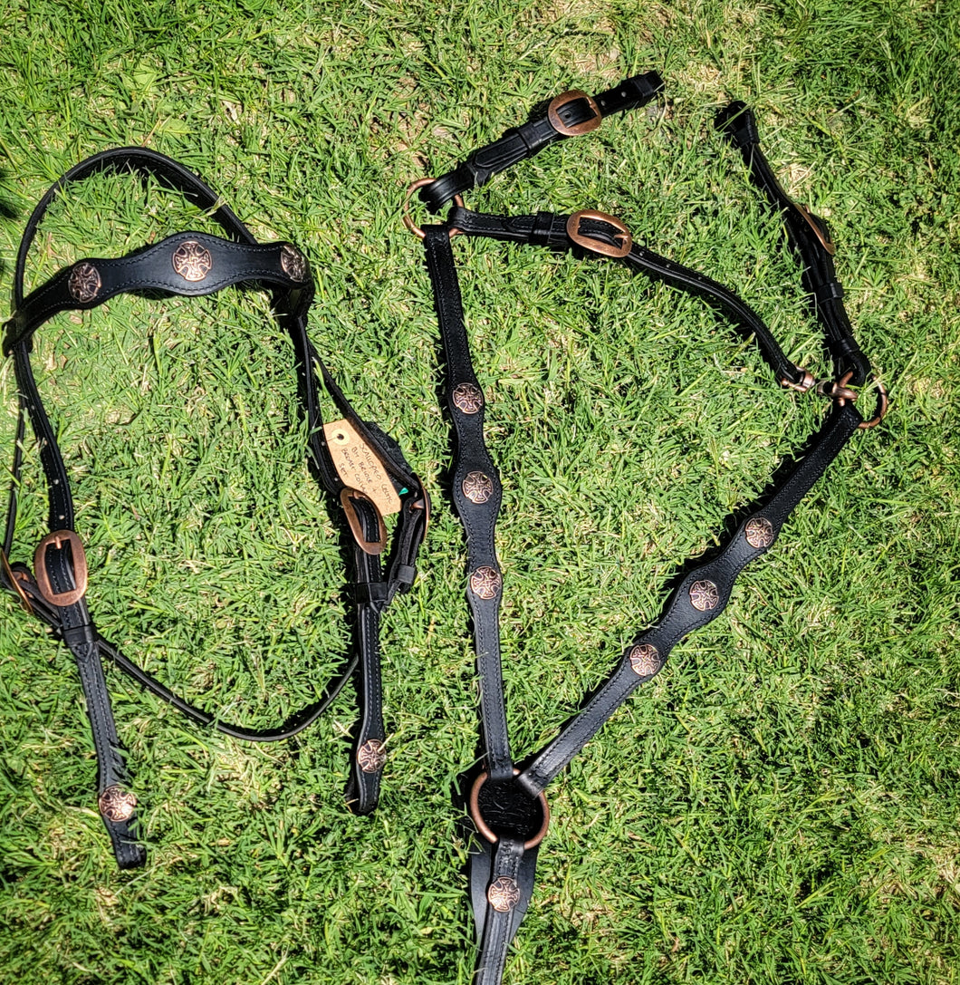 Scalloped celtic bit bridle and breast collar set