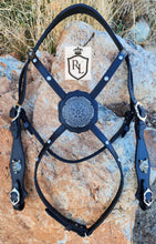 Load image into Gallery viewer, Vegvísir Cross-over Viking bridle
